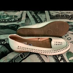 White Mt. Geri Laser cut flats 8 1/2W